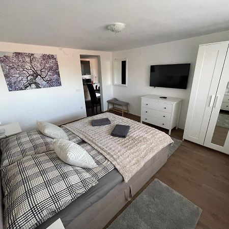 Malibu Apartman Miskolc Buitenkant foto
