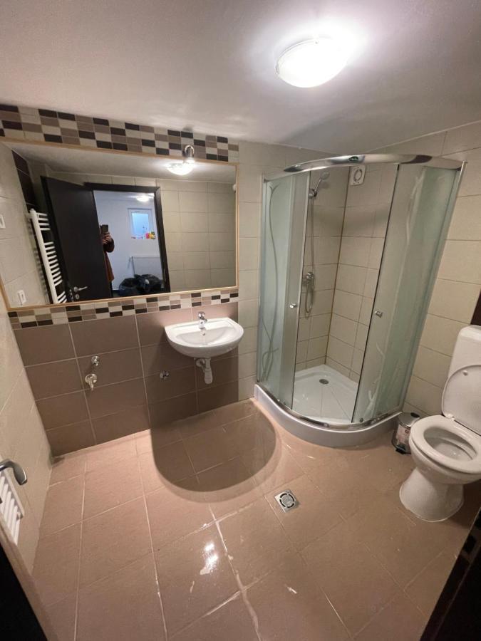 Malibu Apartman Miskolc Buitenkant foto